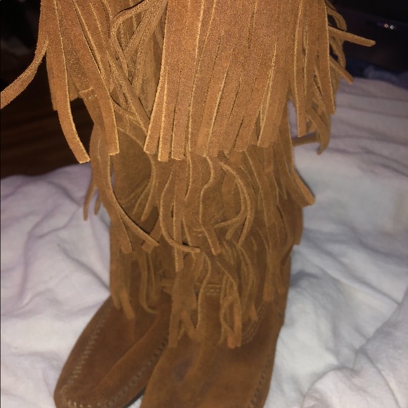 Minnetonka 3-layer fringe boot! - Picture 6 of 7